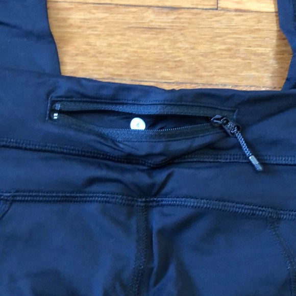 EUC SoulCycle lululemon Wunder Under Crop Sz 4 - Picture 3 of 7